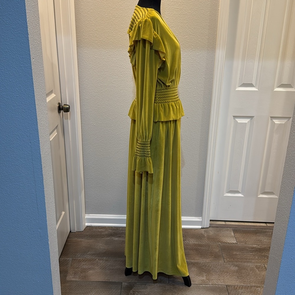 Elegant Yellow Maxi Dress - Picture 4 of 4